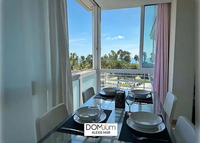 Domuum Holidays - Alexis Mar * Salou